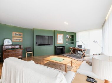 Элегантная квартира с террасой 167 кв.м в Барселоне