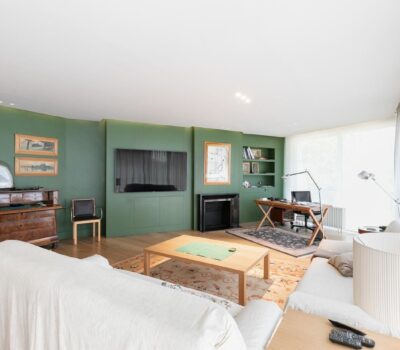 Элегантная квартира с террасой 167 кв.м в Барселоне