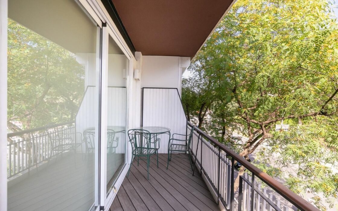 Элегантная квартира с террасой 167 кв.м в Барселоне