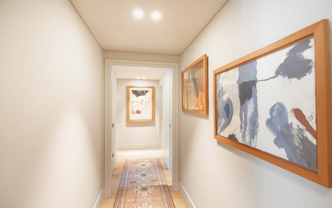 Элегантная квартира с террасой 167 кв.м в Барселоне