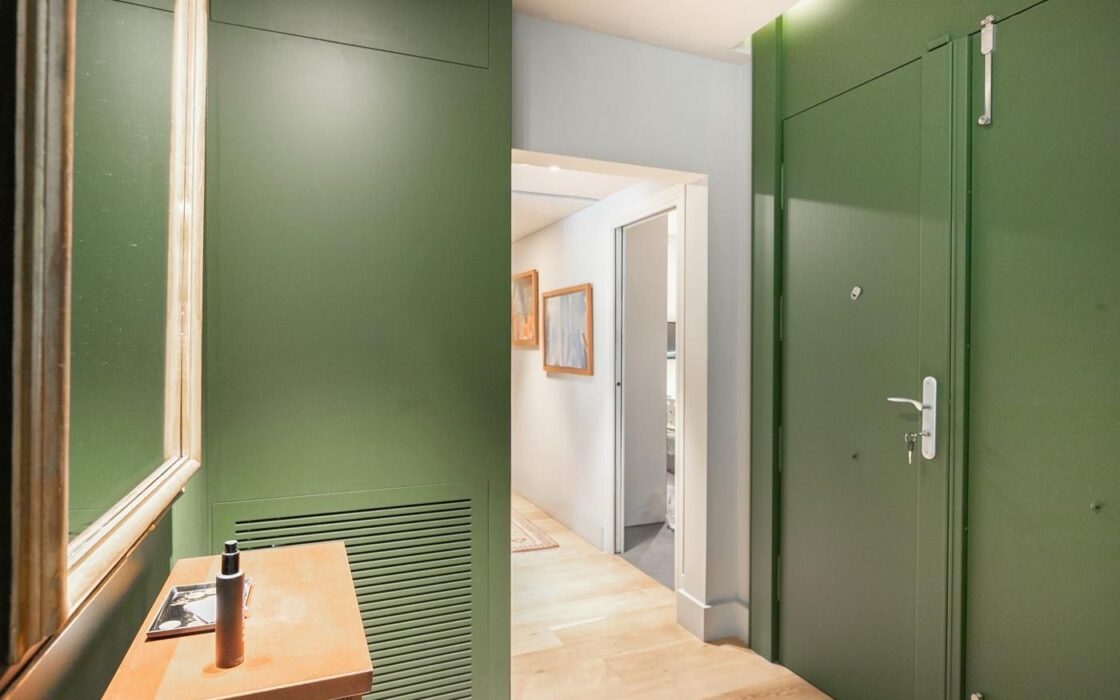 Элегантная квартира с террасой 167 кв.м в Барселоне