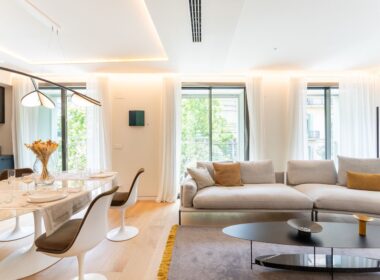 Премиальные апартаменты с террасой в Эшампле Барселона 120 кв.м