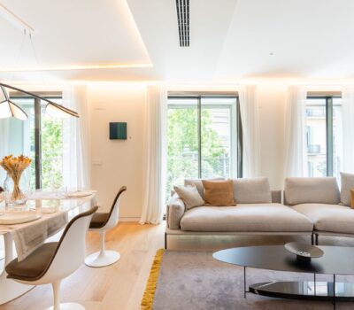 Премиальные апартаменты с террасой в Эшампле Барселона 120 кв.м