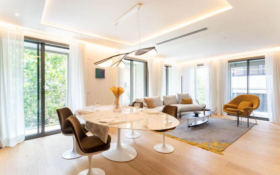 Премиальные апартаменты с террасой в Эшампле Барселона 120 кв.м