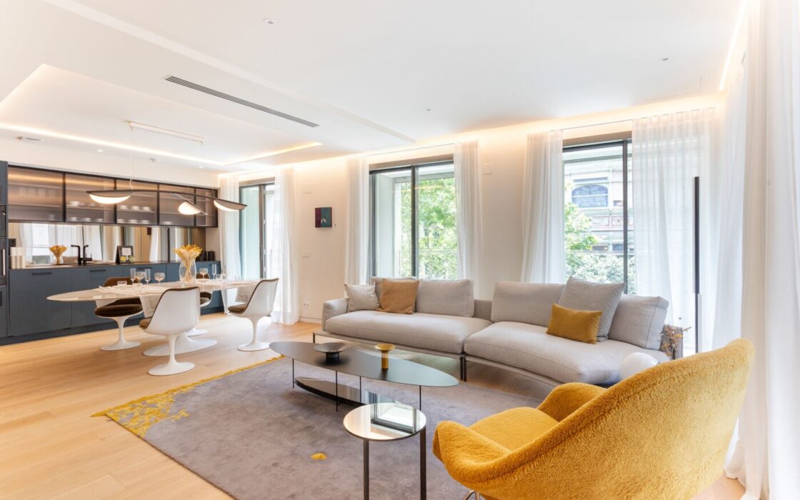 Премиальные апартаменты с террасой в Эшампле Барселона 120 кв.м