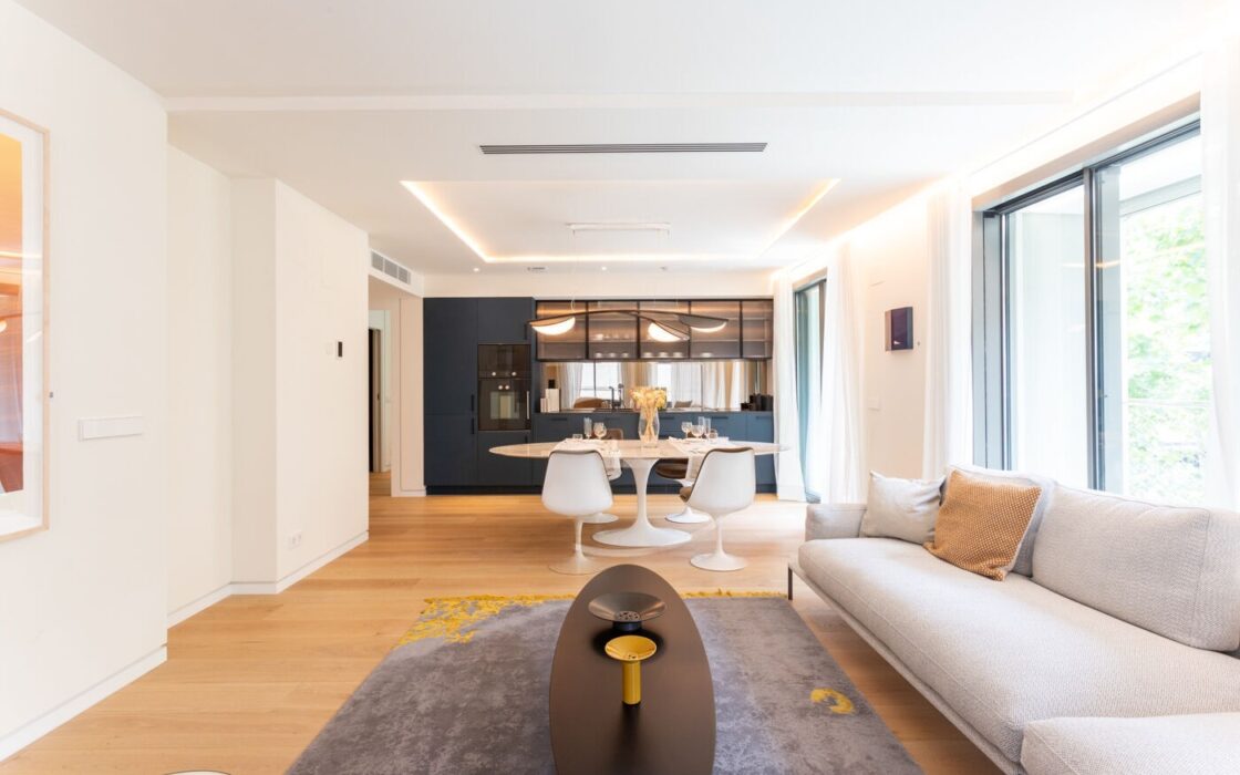 Премиальные апартаменты с террасой в Эшампле Барселона 120 кв.м