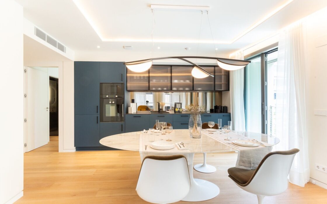 Премиальные апартаменты с террасой в Эшампле Барселона 120 кв.м