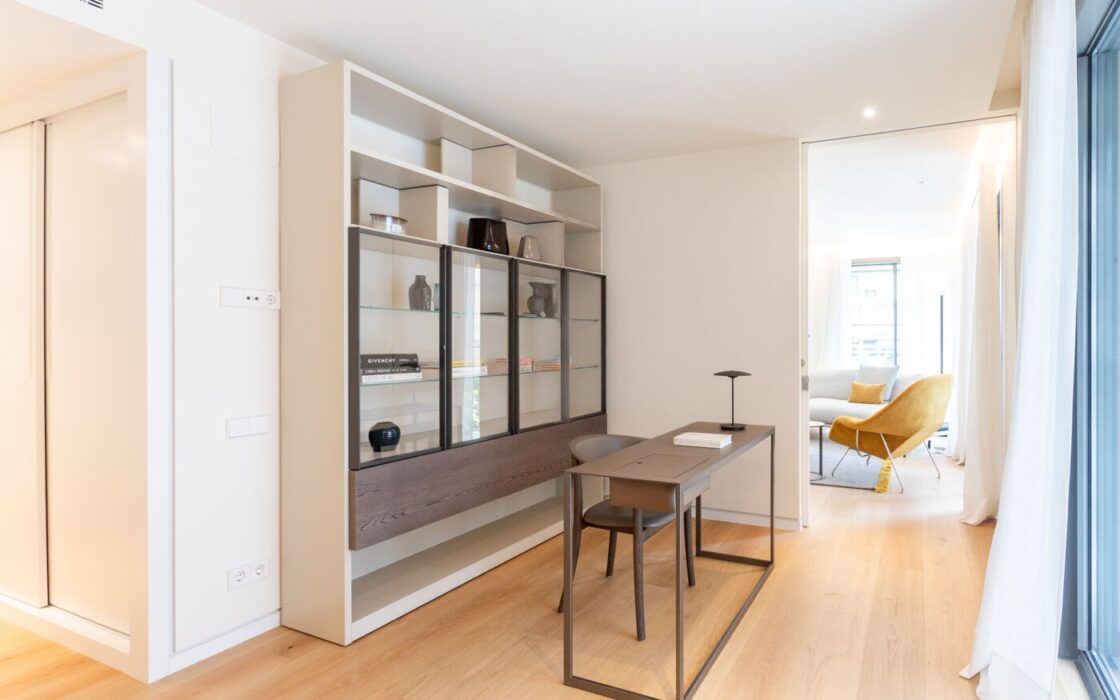 Премиальные апартаменты с террасой в Эшампле Барселона 120 кв.м