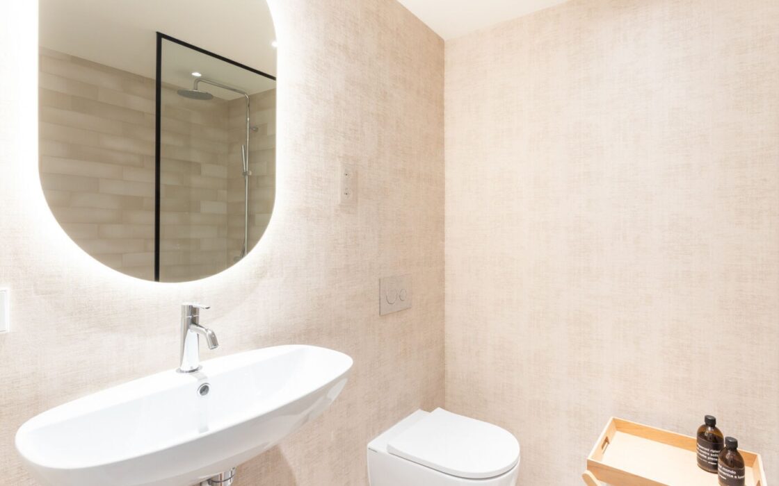 Премиальные апартаменты с террасой в Эшампле Барселона 120 кв.м