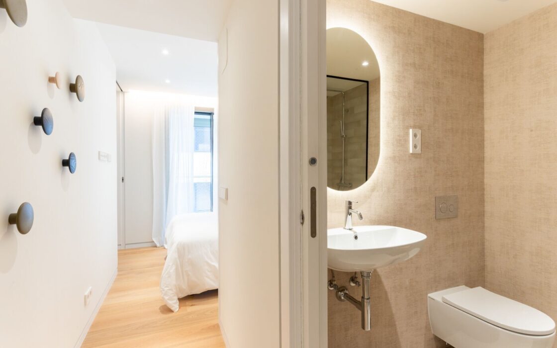 Премиальные апартаменты с террасой в Эшампле Барселона 120 кв.м