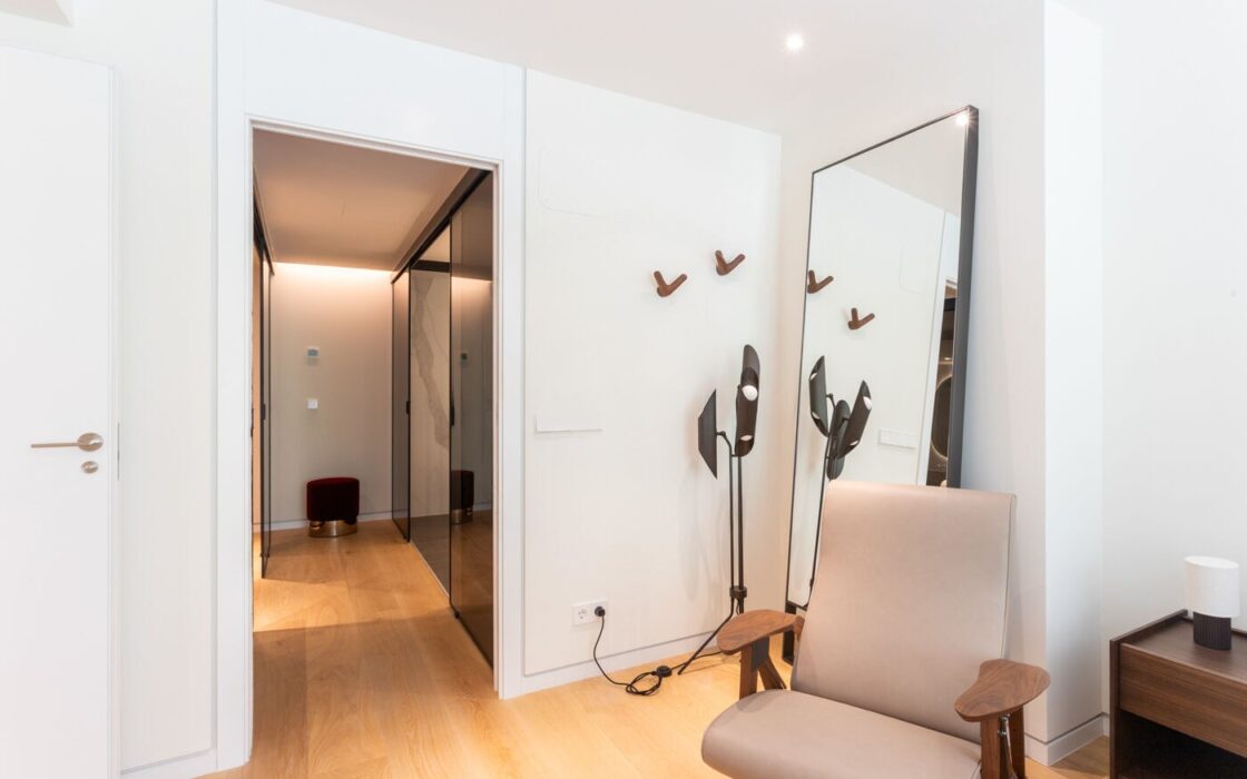 Премиальные апартаменты с террасой в Эшампле Барселона 120 кв.м