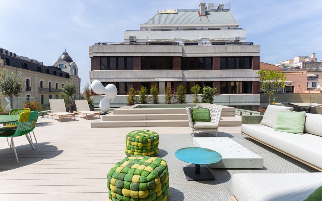 Премиальные апартаменты с террасой в Эшампле Барселона 120 кв.м