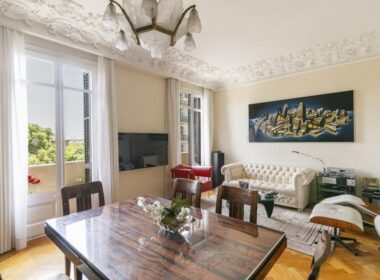 Элегантная квартира в Эшампле с видом на университетские сады