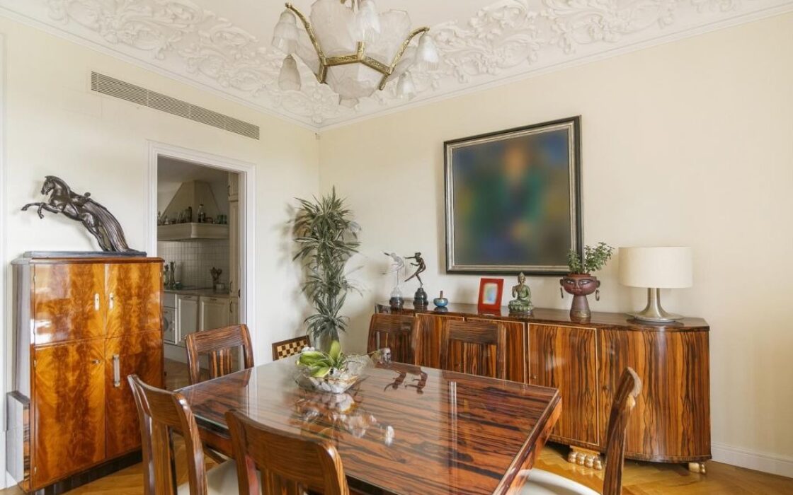 Елегантна квартира в Ешампле з видом на університетські сади