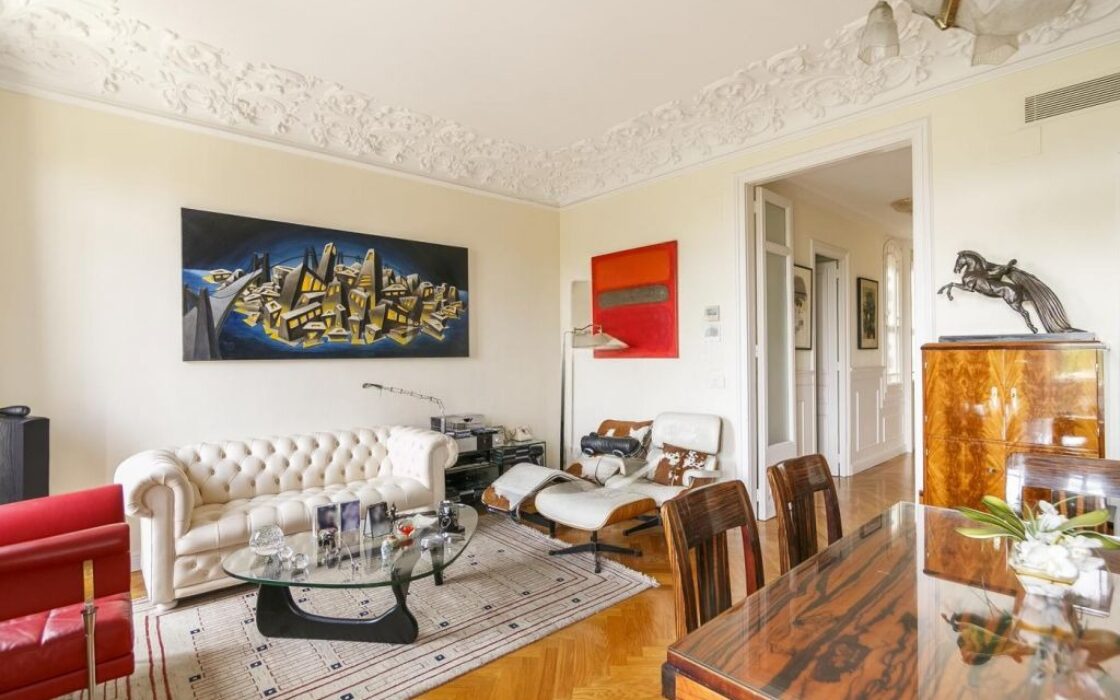 Елегантна квартира в Ешампле з видом на університетські сади