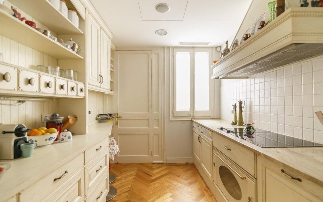 Елегантна квартира в Ешампле з видом на університетські сади