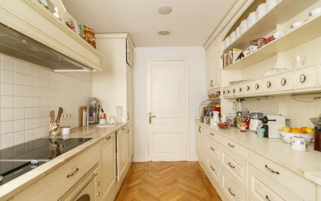 Елегантна квартира в Ешампле з видом на університетські сади