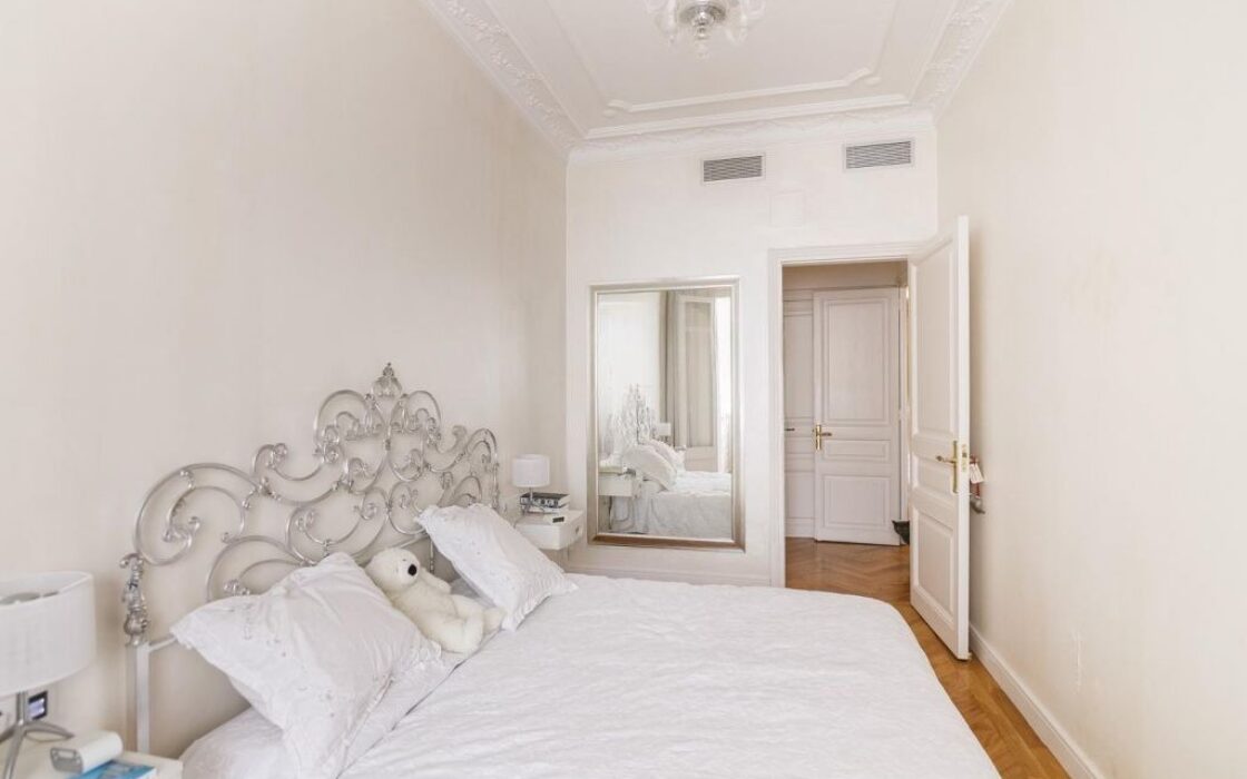 Елегантна квартира в Ешампле з видом на університетські сади