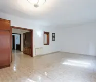 Квартира 177 кв.м под ремонт в историческом здании Барселоны