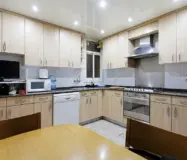 Квартира 177 кв.м под ремонт в историческом здании Барселоны