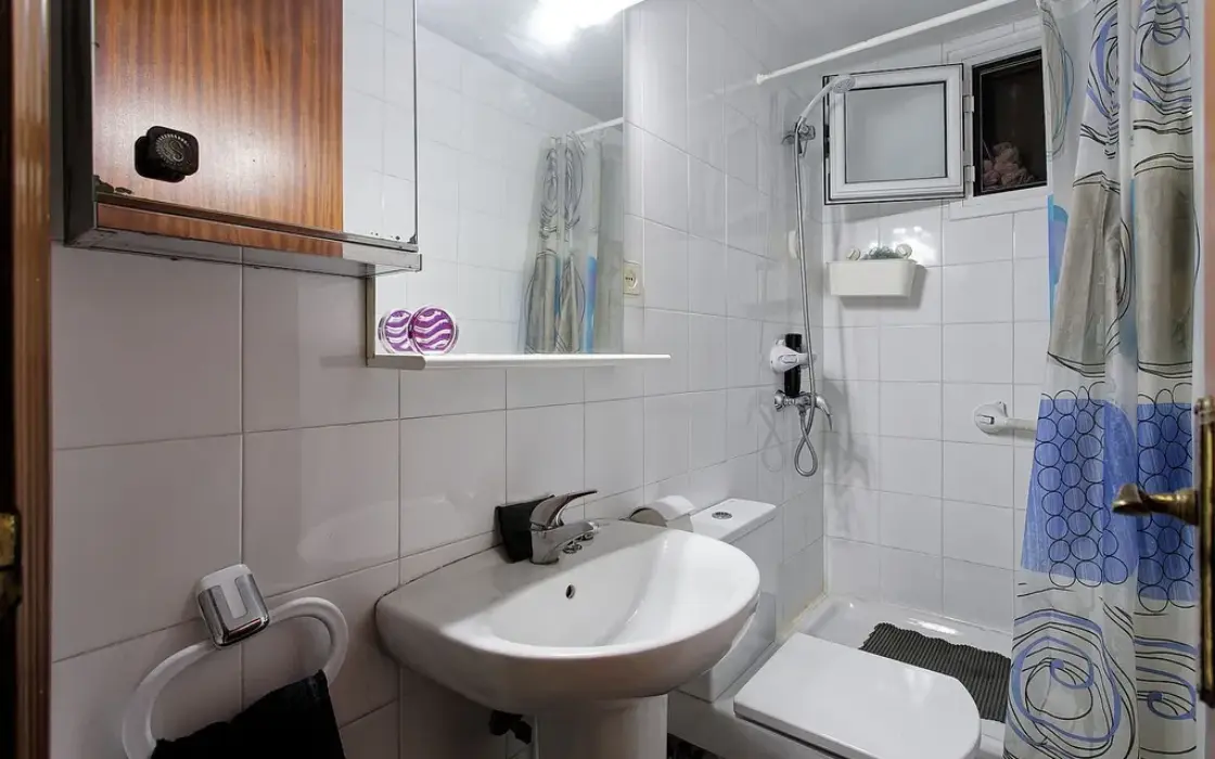 Квартира 177 кв.м под ремонт в историческом здании Барселоны