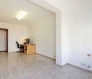 Квартира 177 кв.м под ремонт в историческом здании Барселоны