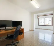 Квартира 177 кв.м под ремонт в историческом здании Барселоны