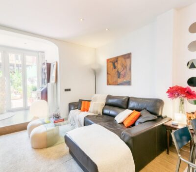 Квартира з терасою 300 кв.м в класичній будівлі Барселони