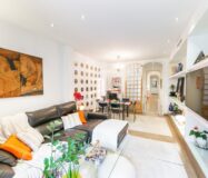 Квартира з терасою 300 кв.м в класичній будівлі Барселони