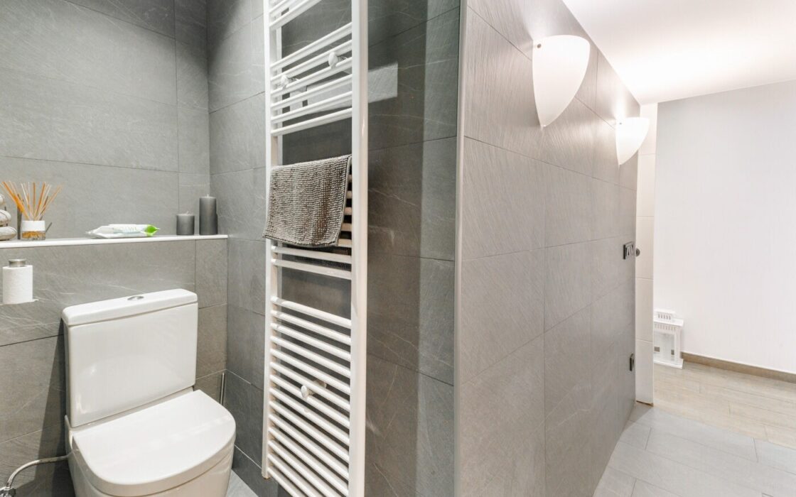 Квартира з терасою 300 кв.м в класичній будівлі Барселони