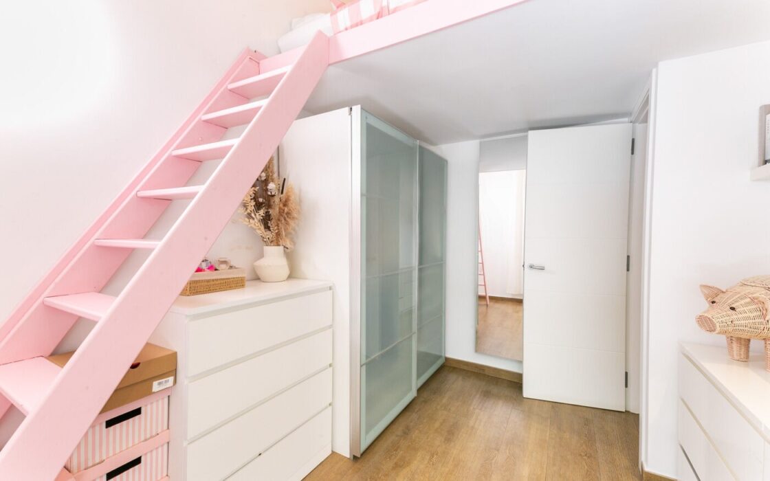 Квартира з терасою 300 кв.м в класичній будівлі Барселони