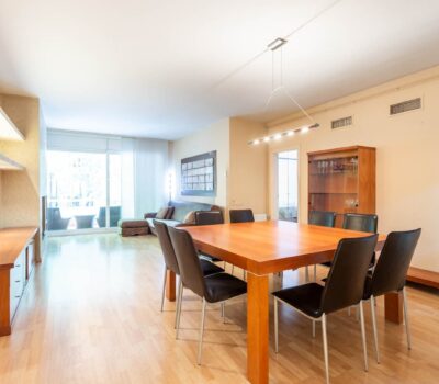 Елегантна квартира з терасою в Барселоні 140 кв.м.