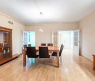 Елегантна квартира з терасою в Барселоні 140 кв.м.