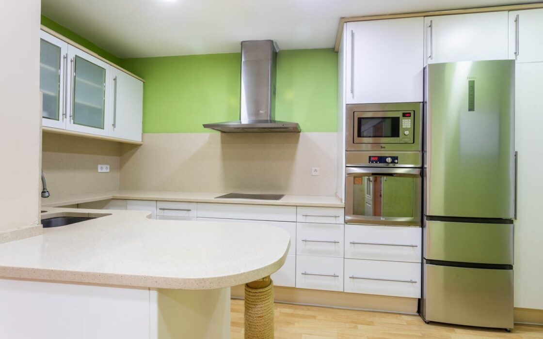 Елегантна квартира з терасою в Барселоні 140 кв.м.