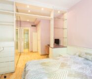 Елегантна квартира з терасою в Барселоні 140 кв.м.