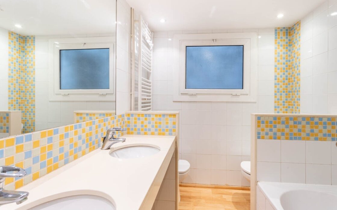 Елегантна квартира з терасою в Барселоні 140 кв.м.