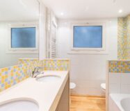 Елегантна квартира з терасою в Барселоні 140 кв.м.