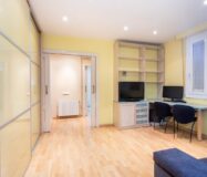 Елегантна квартира з терасою в Барселоні 140 кв.м.