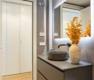 Отреставрированная квартира в центре Барселоны 120 кв.м с террасой