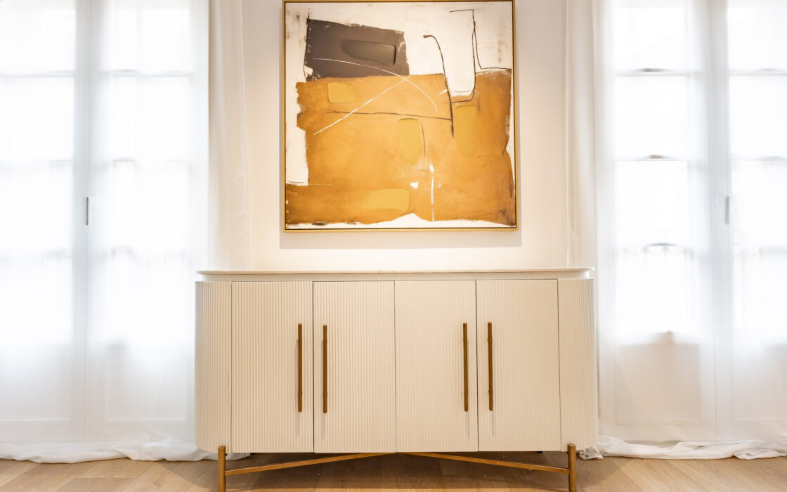 Отреставрированная квартира в центре Барселоны 120 кв.м с террасой