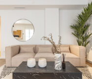 Отреставрированная квартира в центре Барселоны 120 кв.м с террасой