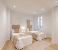 Отреставрированная квартира в центре Барселоны 120 кв.м с террасой