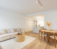 Отреставрированная квартира в центре Барселоны 120 кв.м с террасой