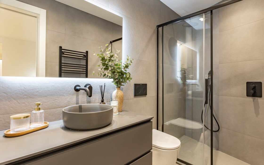 Отреставрированная квартира в центре Барселоны 120 кв.м с террасой