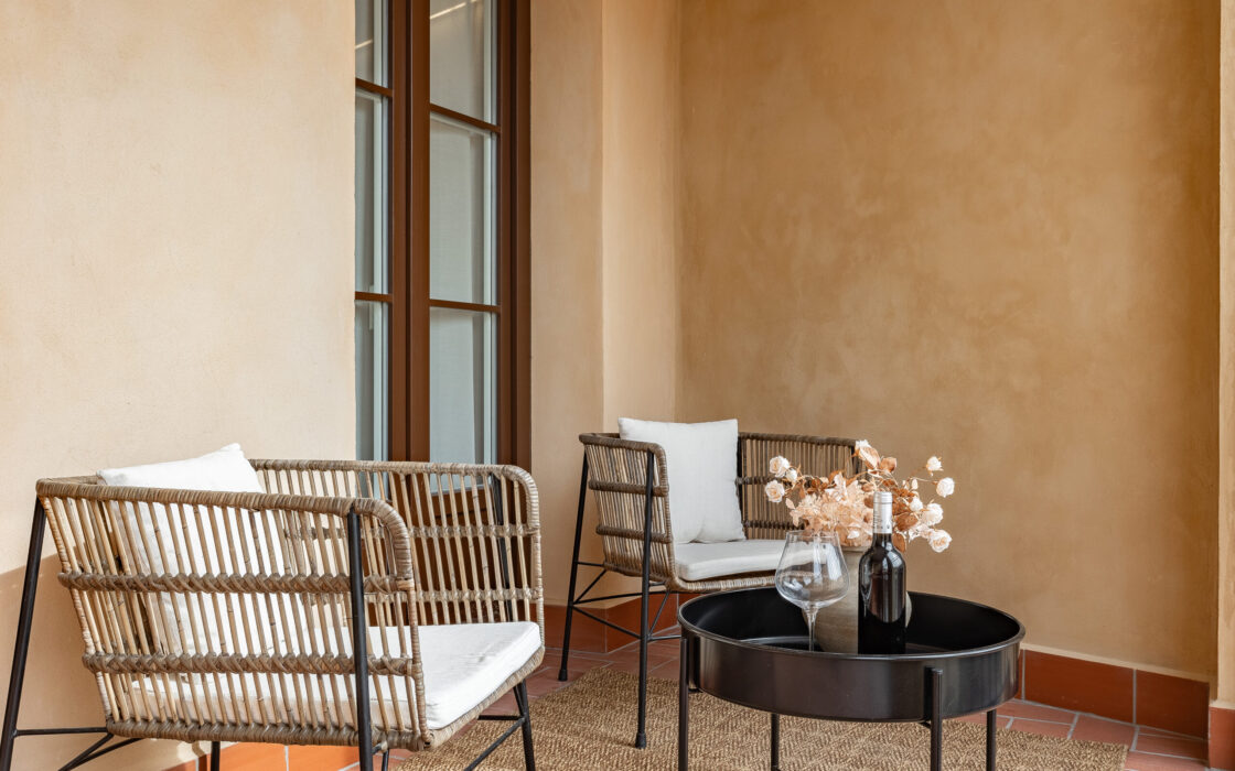 Отреставрированная квартира в центре Барселоны 120 кв.м с террасой