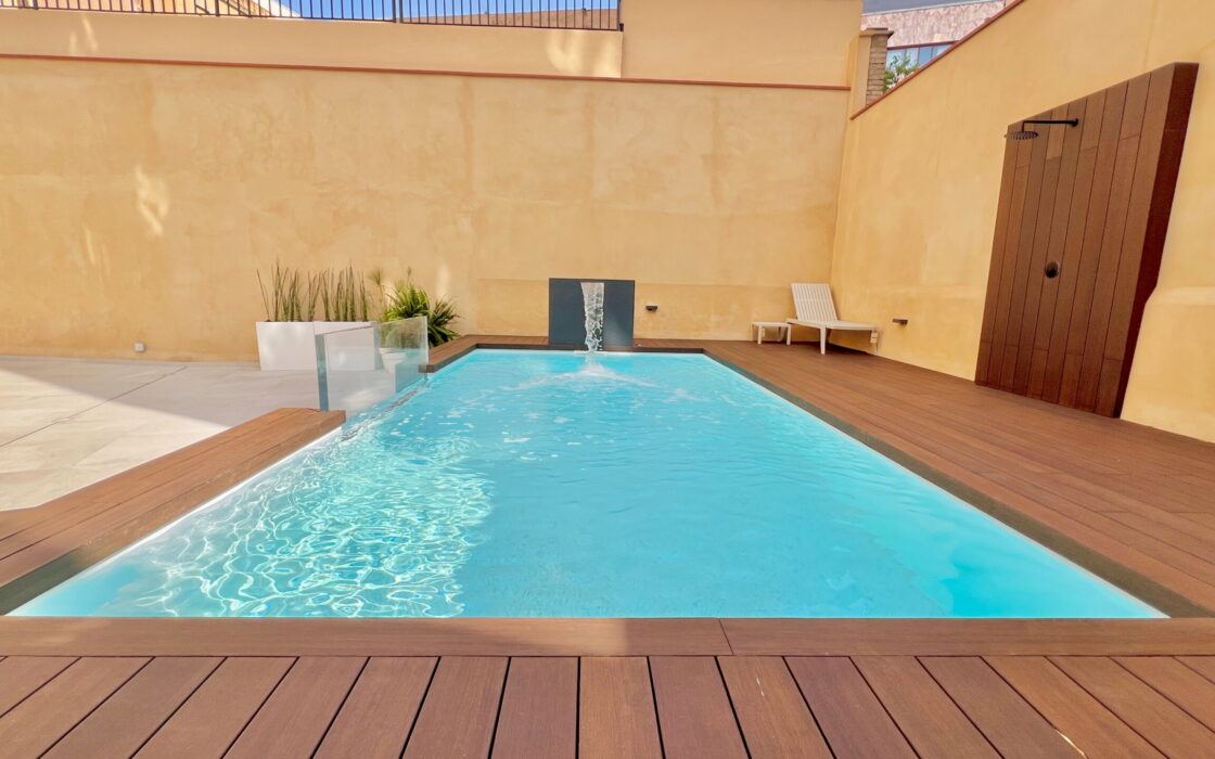 Отреставрированная квартира в центре Барселоны 120 кв.м с террасой