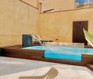 Отреставрированная квартира в центре Барселоны 120 кв.м с террасой