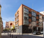 Дуплекс с террасой в спокойном районе Лес-Кортс, Барселона 82 кв.м