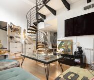 Дуплекс с террасой в спокойном районе Лес-Кортс, Барселона 82 кв.м