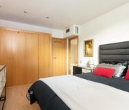 Дуплекс с террасой в спокойном районе Лес-Кортс, Барселона 82 кв.м